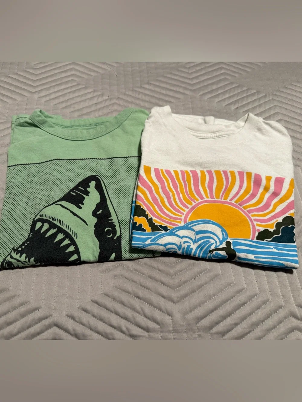 Two Gap Boys Graphic Tshirts Size Medium